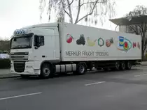 DAF XF 105.410 K�hlsattelzug geparkt in Berlin-Charlottenburg