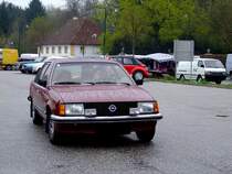 OPEL-REKORD 2.0E Berlina, mit dem das sog.  S -Paket(sportliches Zubehr u.a. Leichtmetallfelgen) kommt auch bei nakaltem Wetter zum Einsatz; 120515