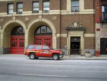 Chevy Tahoe der Detroiter Feuerwehr vor dem Hauptquartier Oktober 2011.