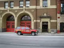 Chevy Tahoe der Detroiter Feuerwehr vor dem Hauptquartier Oktober 2011.