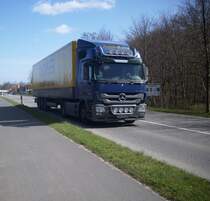 Mercedes Sattelzug in Sassnitz am 16.04.2012