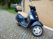 Piaggio VESPA Gts 125 blaumetalic beige abgestellt in Kapeln 11.09.2011