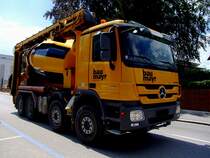 ACTROS-4141 Betonmischer mit Abzugsfrderband am Weg zu einer Baustelle; 110610