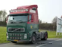 VOLVO FH XL Zugmaschine der w.m. blok b.v. aus den Niederlanden in RE 24032012