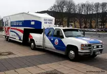 Chevrolet Pickup mit Auflieger-Anh�nger des FC Hansa Rostock f�r den Fanartikel-Verkauf, vor der DKB-Arena am 13.4.2012, Ansicht rechts