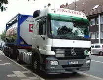 Mercedes Benz Actros 1841 mit 20&acute;Chromtank Container der Spedition Klaeser in Herten 09.07.2012 ( siehe auch unter Modelle Herpa LKW )