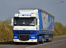 DAF XF Pritschenauflieger,  van Dievel  bei Euskirchen 03.04.2012