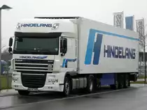 DAF XF 105.460 mit K�hlauflieger der Spedition Hindelang abgestellt in Crailsheim, 05.04.2012