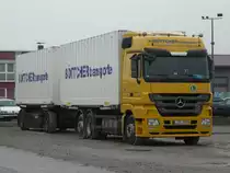 MB Actros MP3 2541 H�ngerzug von  B�ttcher Transporte  abgestellt in Crailsheim, 05.04.2012 