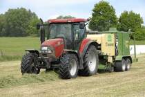 CASE MXU 110 mit Krone Combi Pack Ballenpresse, gesehen am 24.05.08 in 36100 Petersberg-Marbach