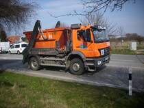 Mercedes-Benz Absetzkipper in Sassnitz am 18.04.2012
