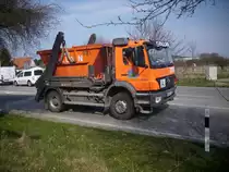 Mercedes-Benz Absetzkipper in Sassnitz am 18.04.2012