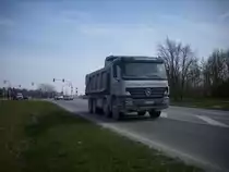 Mercedes-Benz Kipper in Sassnitz am 18.04.2012