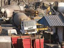 2 mal Ashok-Leyland 2012 Indien