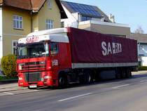 DAF XF95.430 von SA-RA im Rieder Stadtgebiet; 120417