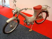 Heinkel-Perle,
Moped mit 50ccm, 1,5 PS ,
wurde gebaut von 1955-57,
Oldtimertreffen Freiburg-Hochdorf 30.09.07