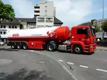 MAN Tanksattelzug unterwegs in Wil am 27.04.2012