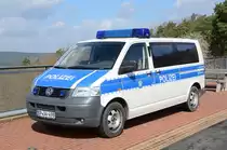 VW T5 der Bundespolizei steht auf der Klausmarbacher Brcke, April 2012