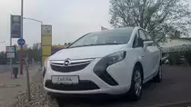 Opel Zafira in Lehrte am 29.04.2012.