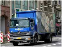 M-B Atego mit Waren unterwegs zu seinem nchsten Kunden. 30.04.2012