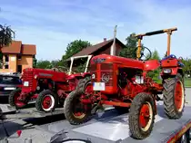FARMALL aus Bayern wurden im Doppelpack zu einer Oldtimerveranstaltung nach Obersterreich gekarrt; 110814