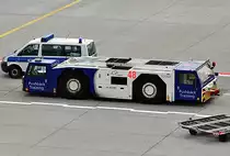  Schopf  - Pushback-Fahrzeug am Frankfurter Flughafen - 14.04.2012