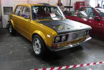 Lada 2106. Aufnahme: Carstyling Tuning Show 2012.