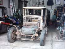 wer informationen oder sonstige beschreibungen ,prospekte usw.hat ,wrde mir hier weiterhelfen diesen Skoda 430 S herzurichten .