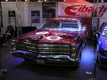 Ford Galaxie (siehe Kommentar), fotografiert auf dem Carstyling Tuning Show 2012.