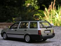 VW Golf III Variant. Hersteller: Minichamps, Massstab: 1/43