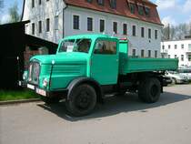 Dieser S4000 Dreiseitenkipper stand vor dem Eingang zum Veranstaltungsgelnde des 11.IFA Oldtimer Treffen in Werdau 