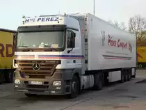 MB Actros MP3 1846 mit K�hlauflieger von  Hnos Perez  aus Spanien auf der Rastanlage Frankenh�he, 08.04.2012