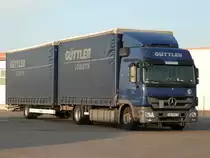 MB Actros MP3 1841 Tandem-H�ngerzug von G�ttler / Polen auf dem Rasthof Aurach, 08.04.2012