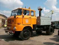 IFA W50LA Bergefahrzeug der Hallischen Straenbahnfreunde beim 11.Oldtimertreffen in Werdau