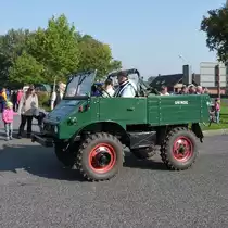 Unimog U401  Cabrio  mit offenem Verdeck, gebaut 1953-1955, 25PS. Treckertreff Grefrath, 25.9.11 