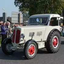 H�rlimann-Schlepper in Luxusausf�hrung, so h�tte man sich auch einen Mercedes vorstellen k�nnen...
Treckertreff Grefrath, 25.9.11 