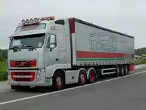 Volvo FH 16 GL 6x2 Wemhoff Intern. Transporte mit Gardinenplanen Auflieger
Marl 06.05.2012