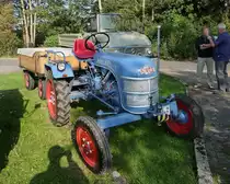 Kramer KA 110, Baujahr 1956-58, 11 PS, 763 ccm, 1 Zylinder Diesel, 19km/h. Treckertreff Grefrath, 25.9.11