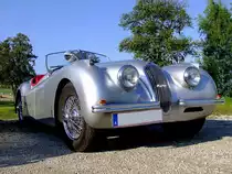 JAGUARXK 120 OTS (Open Two Seater), ist zur Oldtimerausfahrt ger�stet; 110925