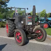 Der Ursus macht sich nun auf den Weg zur Parade. Treckertreff Grefrath, 25.9.11 