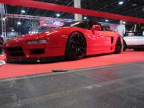 So sieht aus der Honda NSX von unten. Carstyling Tuning Show 2012.