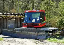 K�ssbohrer Pisten Bully beim Jennerbahngeb�ude am K�nigssee - 26.04.2012