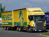 Scania R420 Tandem-Hngerzug von  Pevec  aus Serbien auf der Rastanlage Kammersteiner Land, 01.05.2012