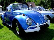 VW-Kfer Cabrio wurde anlsslich der Oldtimerveranstaltung in Andorf auf Hochglanz gebracht; 120526