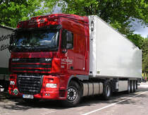 Juni 2012 / DAF XF 105. mit 460 PS hat sich zum Wochende an der A 45 auf dem

Parkpatz Sauerland eingerichtet -