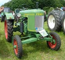 Fendt Dieselross, 15 PS, steht bei der Oldtimerausstellung in Ebersburg, Juni 2012