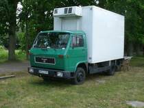 Im Hafen von Lauterbach parkte Dieser MAN-Kasten-LKW am 09.Juni 2012.