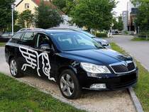 SKODA-Octavia ist im Einsatz fr ein Versicherungsunternehmen; 120525