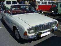 Ford Taunus P5 20M TS Cabriolet der Klner Karosseriebaufirma Deutsch. Die Umbauten erfolgten auf der Basis einer 2-trigen Limousine. Ein solcher 20M TS von Deutsch schlug mit DM 13.000,00 zu Buche. Der 20M TS war ist einem V6-motor mit 1.998 cm Hubraum motorisiert, der 90 PS leistet. Oldtimertreffen beim TV Wuppertal am 10.06.2012.