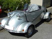 FMR Tg 500. 1958 - 1961. Von diesem Krafpaket auf vier Rdern, anstatt der drei Rder beim normalen Karo, wurden ca. 950 Exemplare produziert. Der von Fichtel & Sachs stammende 2-Zylinderzweitaktmotor leistet aus 493 cm 19.5 PS und beschleunigt die  Rennsemmel  auf 125 km/h. Oldtimertreffen beim TV Wuppertal am 10.06.2012.
Die Kategorie stimmt nicht ganz!